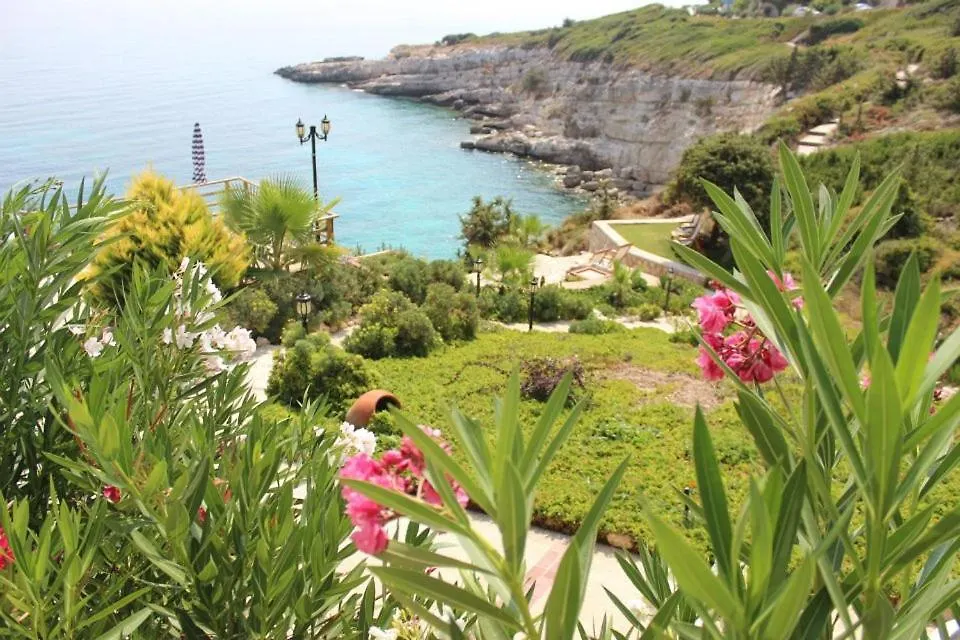 Nergis Hotel Karaburun  0*, Karaburun (Izmir)